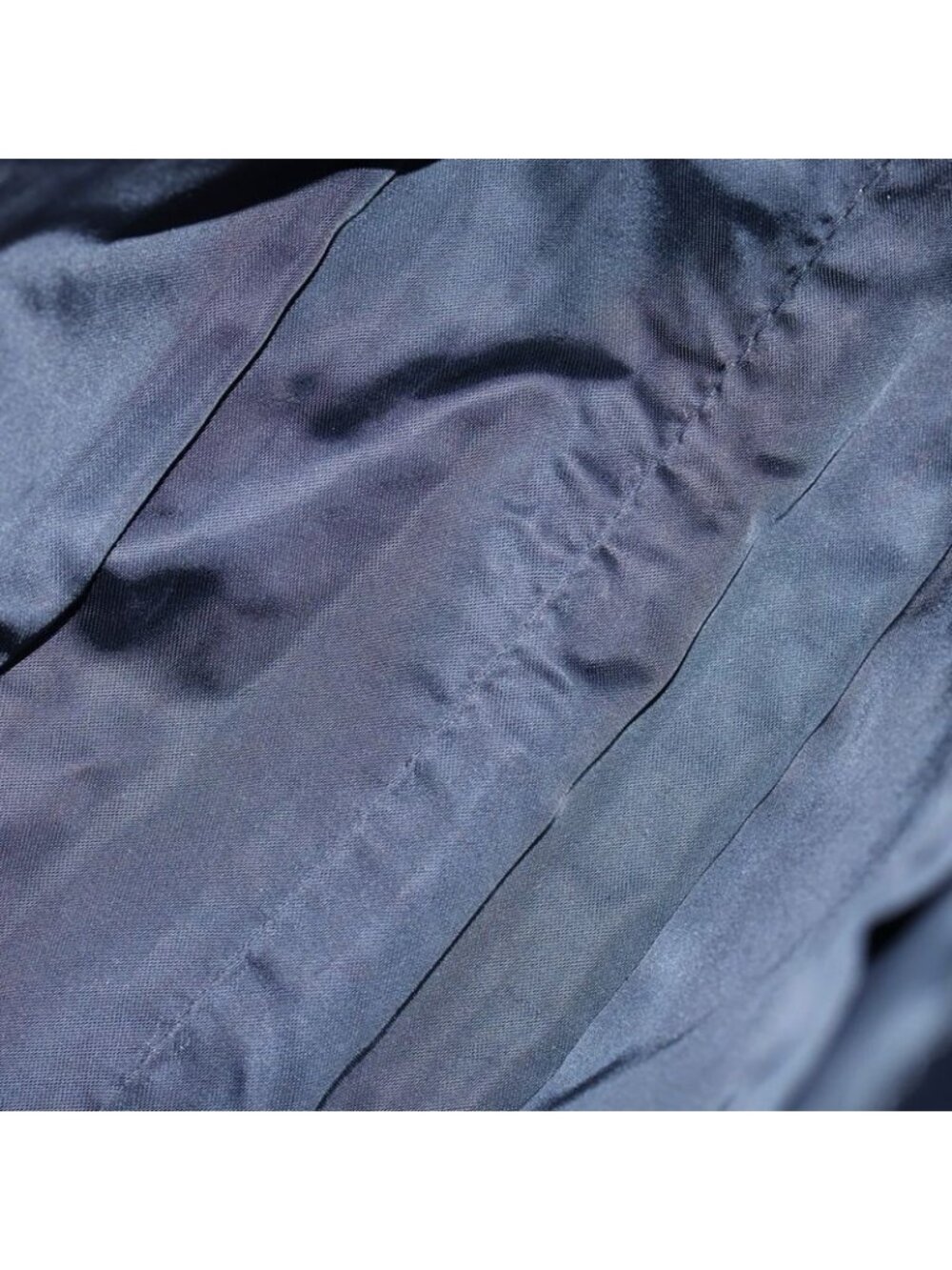 Chanel CC Logo Chain Tote Black Caviar Leather Gold - Picture 4 of 6